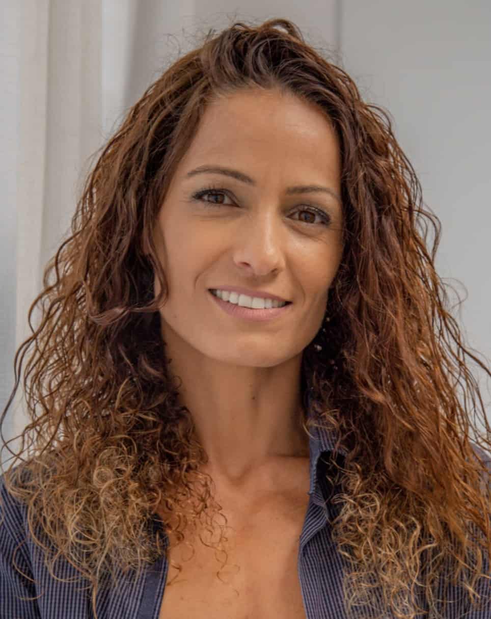 הדס שרון – מגשרת מומחית בכירה בנישרי מגשרים