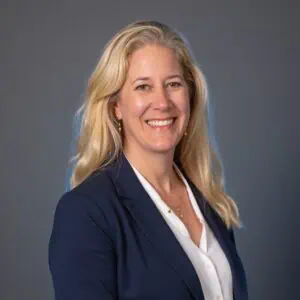 אלונה שקד – מנהלת מחלקת משפחות מורכבות ופרק ב' בנישרי מגשרים